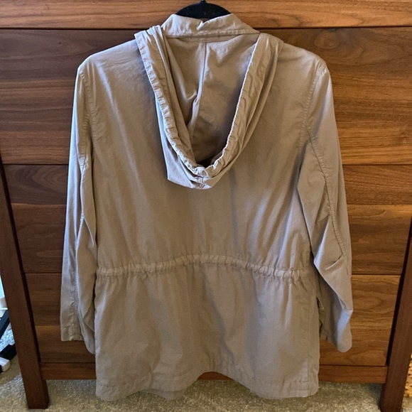 James Perse size 1 women’s utility jacket. Light beige color. Never worn. - Picture 4 of 6